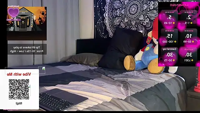 Snapshot of Glow92 chatting on 10-13-25, 06:15 Glow92 online show from 10-13-25, 06:15