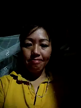 Snapshot of Yanmey chatting on 10-19-25, 11:18 Yanmey online show from 10-19-25, 11:18