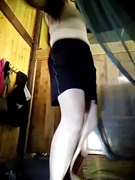 Snapshot of Yanmey chatting on 10-22-25, 04:34 Yanmey online show from 10-22-25, 04:34