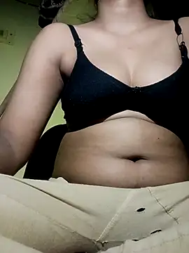 Snapshot of Haseena_begam00 chatting on 10-19-25, 06:21 Haseena begam00 online show from 10-19-25, 06:21