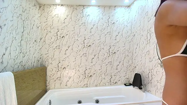 Snapshot of Jesey_bather chatting on 01-18-26, 12:52 Jesey bather online show from 01-18-26, 12:52