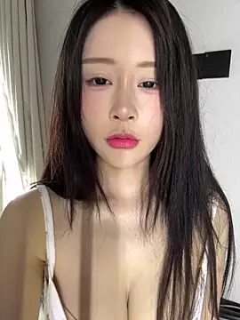 yiyi 3523 online show from 05-13-26, 02:24