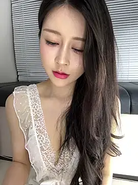 yiyi 3523 online show from 05-27-26, 12:01