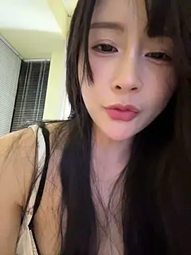 yiyi 3523 online show from 04-18-26, 02:08