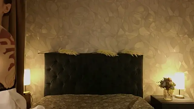 Domestic Bitch online show from 10-17-25, 11:06