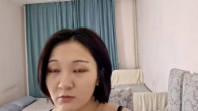 Lyndasilk online show from 04-16-26, 03:13