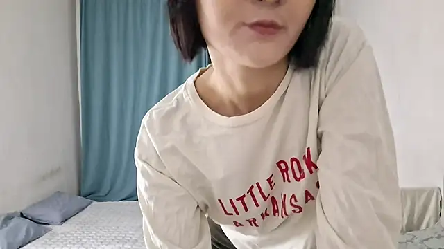 Lyndasilk online show from 03-31-26, 04:20