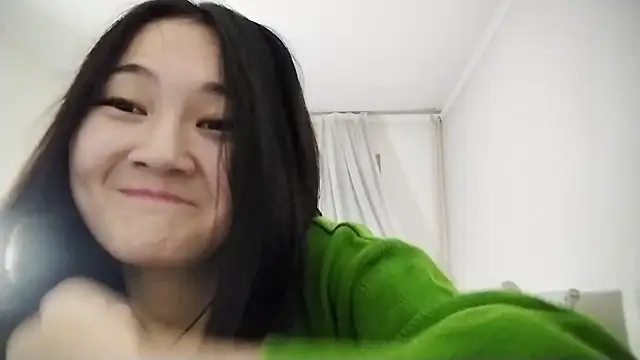 Lyndasilk online show from 11-06-25, 03:16