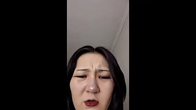 Lyndasilk online show from 05-19-26, 04:25