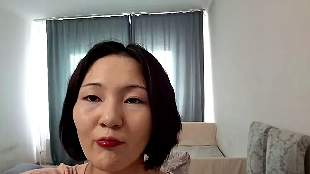 Lyndasilk online show from 04-25-26, 11:24