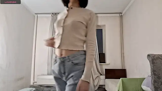 Lyndasilk online show from 12-20-25, 05:27