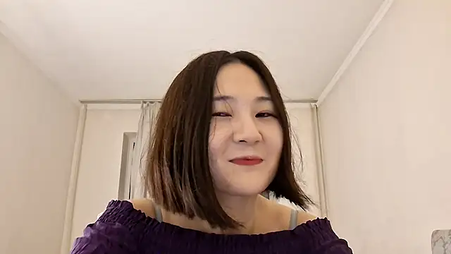 Lyndasilk online show from 02-23-26, 04:18