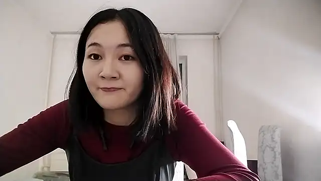 Lyndasilk online show from 11-15-25, 02:21