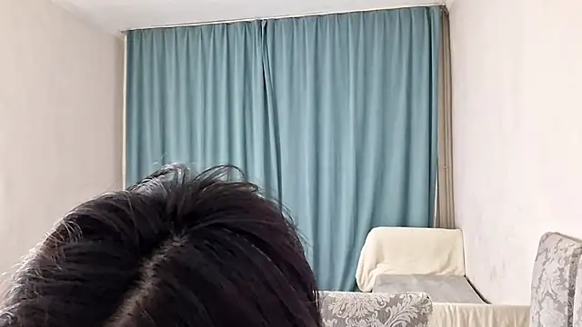 Lyndasilk online show from 04-17-26, 04:10