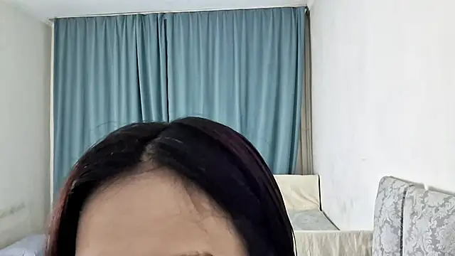 Lyndasilk online show from 04-19-26, 04:19