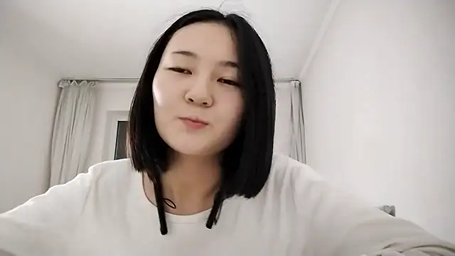 Lyndasilk online show from 10-14-25, 03:12