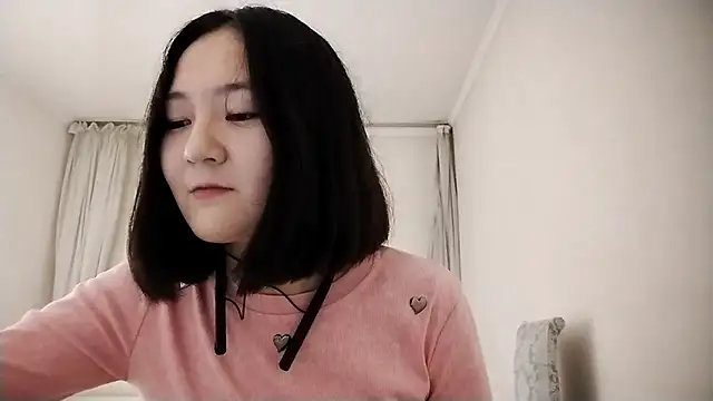 Lyndasilk online show from 10-13-25, 03:35