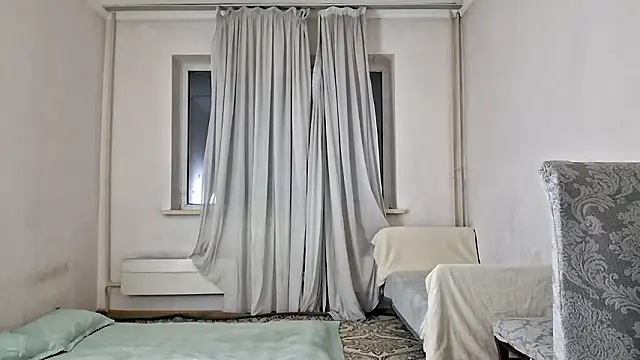 Lyndasilk online show from 03-15-26, 04:25