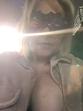 Snapshot of Monellaxx chatting on 03-04-26, 01:52 Monellaxx online show from 03-04-26, 01:52