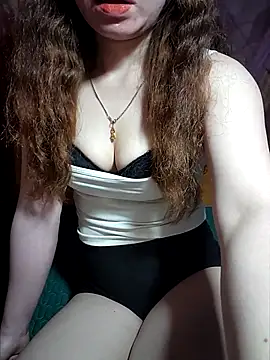 LeanaLy online show from 10-27-25, 01:50