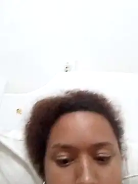 Snapshot of Camilanifeta chatting on 12-17-25, 09:20 Camilanifeta online show from 12-17-25, 09:20