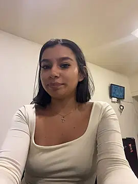 Snapshot of AlyssaRay chatting on 05-18-26, 04:01 AlyssaRay online show from 05-18-26, 04:01