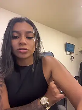 Snapshot of AlyssaRay chatting on 05-19-26, 04:36 AlyssaRay online show from 05-19-26, 04:36