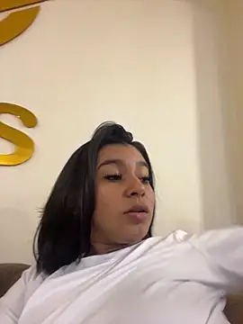 Snapshot of AlyssaRay chatting on 05-11-26, 04:48 AlyssaRay online show from 05-11-26, 04:48