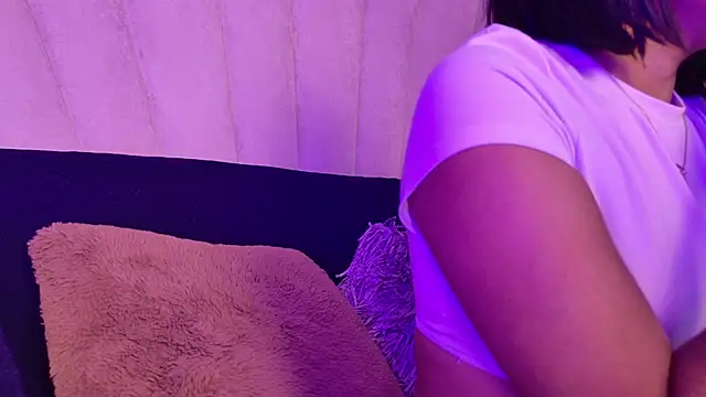 Snapshot of AlyssaRay chatting on 12-22-25, 07:25 AlyssaRay online show from 12-22-25, 07:25