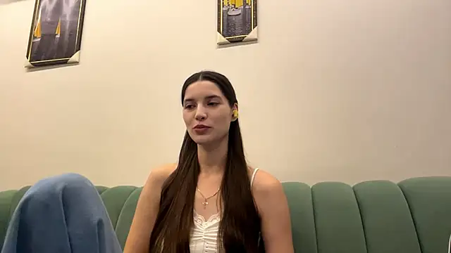 AlessiaChen online show from 10-19-25, 07:11