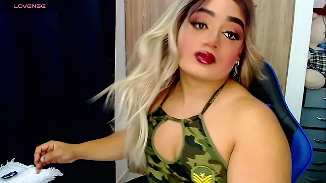 Snapshot of Sofiabigcock22 chatting on 01-13-26, 11:36 Sofiabigcock22 online show from 01-13-26, 11:36