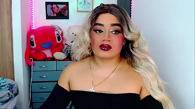 Snapshot of Sofiabigcock22 chatting on 11-05-25, 11:30 Sofiabigcock22 online show from 11-05-25, 11:30