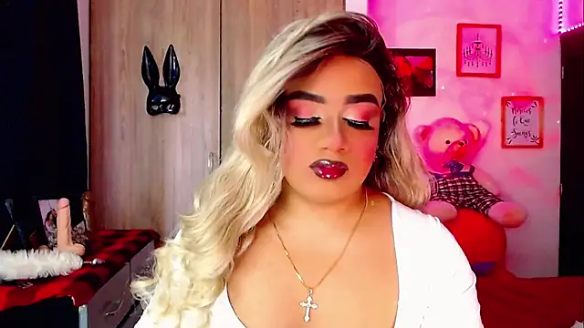 Snapshot of Sofiabigcock22 chatting on 11-19-25, 11:32 Sofiabigcock22 online show from 11-19-25, 11:32