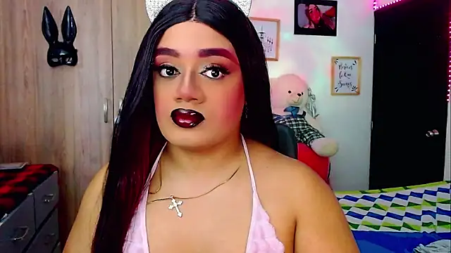 Snapshot of Sofiabigcock22 chatting on 11-27-25, 11:43 Sofiabigcock22 online show from 11-27-25, 11:43