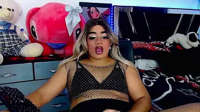 Snapshot of Sofiabigcock22 chatting on 11-02-25, 12:43 Sofiabigcock22 online show from 11-02-25, 12:43