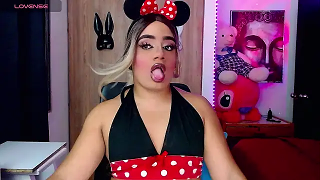 Snapshot of Sofiabigcock22 chatting on 10-14-25, 11:47 Sofiabigcock22 online show from 10-14-25, 11:47