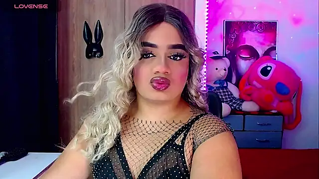 Snapshot of Sofiabigcock22 chatting on 10-16-25, 11:18 Sofiabigcock22 online show from 10-16-25, 11:18