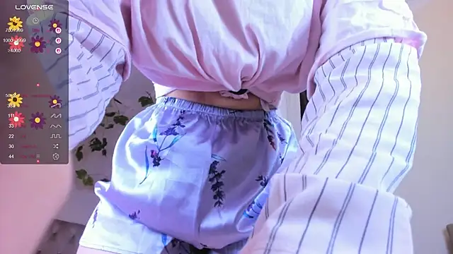 Snapshot of Gongjulee chatting on 11-27-25, 02:01 Gongjulee online show from 11-27-25, 02:01