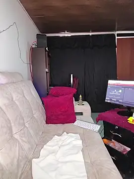 kitten25-hott online show from 11-21-25, 01:04