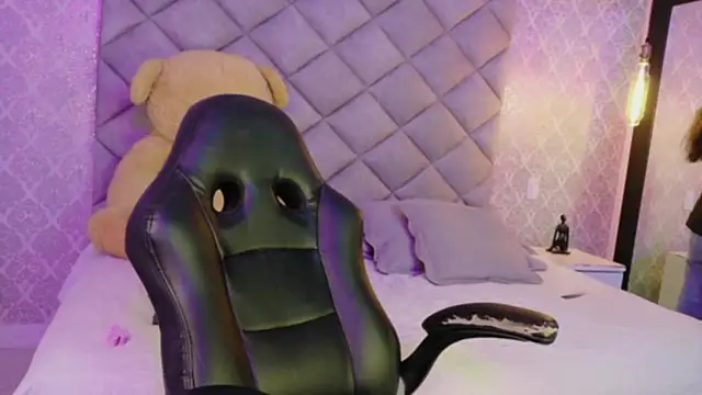 CARO ADAMS1 online show from 11-21-25, 11:31