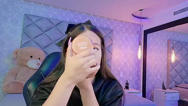 CARO ADAMS1 online show from 11-20-25, 12:06