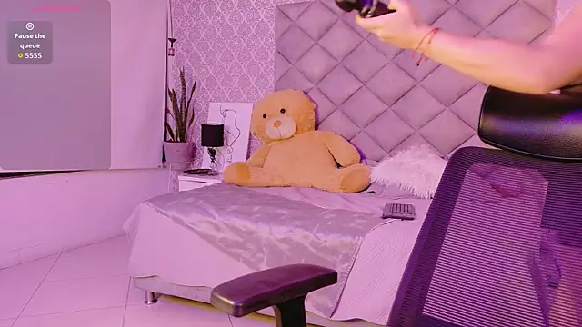 CARO ADAMS1 online show from 02-23-26, 11:00