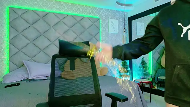 CARO ADAMS1 online show from 01-07-26, 10:53