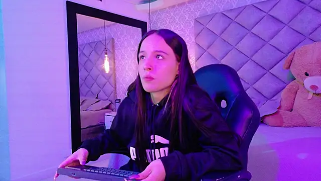 CARO ADAMS1 online show from 11-28-25, 11:43