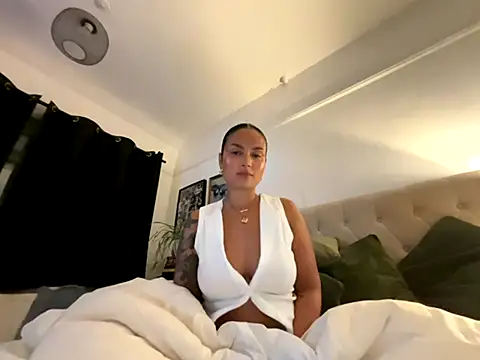 sexygoddessjessy online show from 11-11-25, 08:03