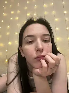 Snapshot of _LovelyDana_ chatting on 10-13-25, 04:30 LovelyDana online show from 10-13-25, 04:30