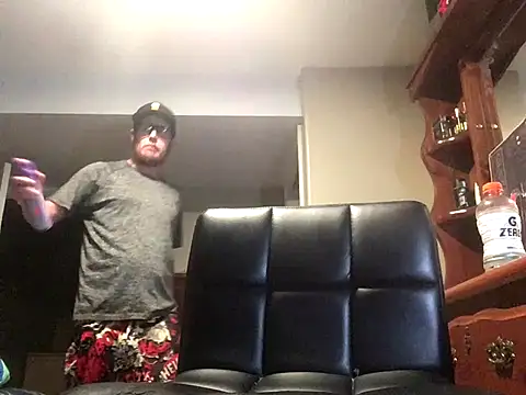 Snapshot of CraveMyCock chatting on 10-31-25, 11:22 CraveMyCock online show from 10-31-25, 11:22