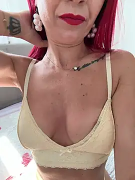 Miss-85 online show from 06-21-26, 01:39