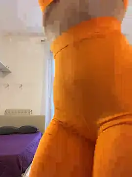 Miss-85 online show from 01-12-26, 03:08