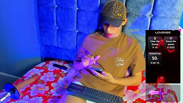Snapshot of kalet-skinny chatting on 10-15-25, 12:13 kalet-skinny online show from 10-15-25, 12:13